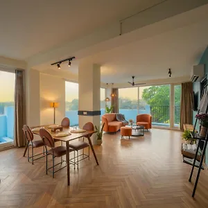 Minimalist Poshtel & 3*, New Delhi India